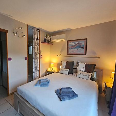 La Chenaie Bed & Breakfast Sainte-Marthe  ภายนอก รูปภาพ