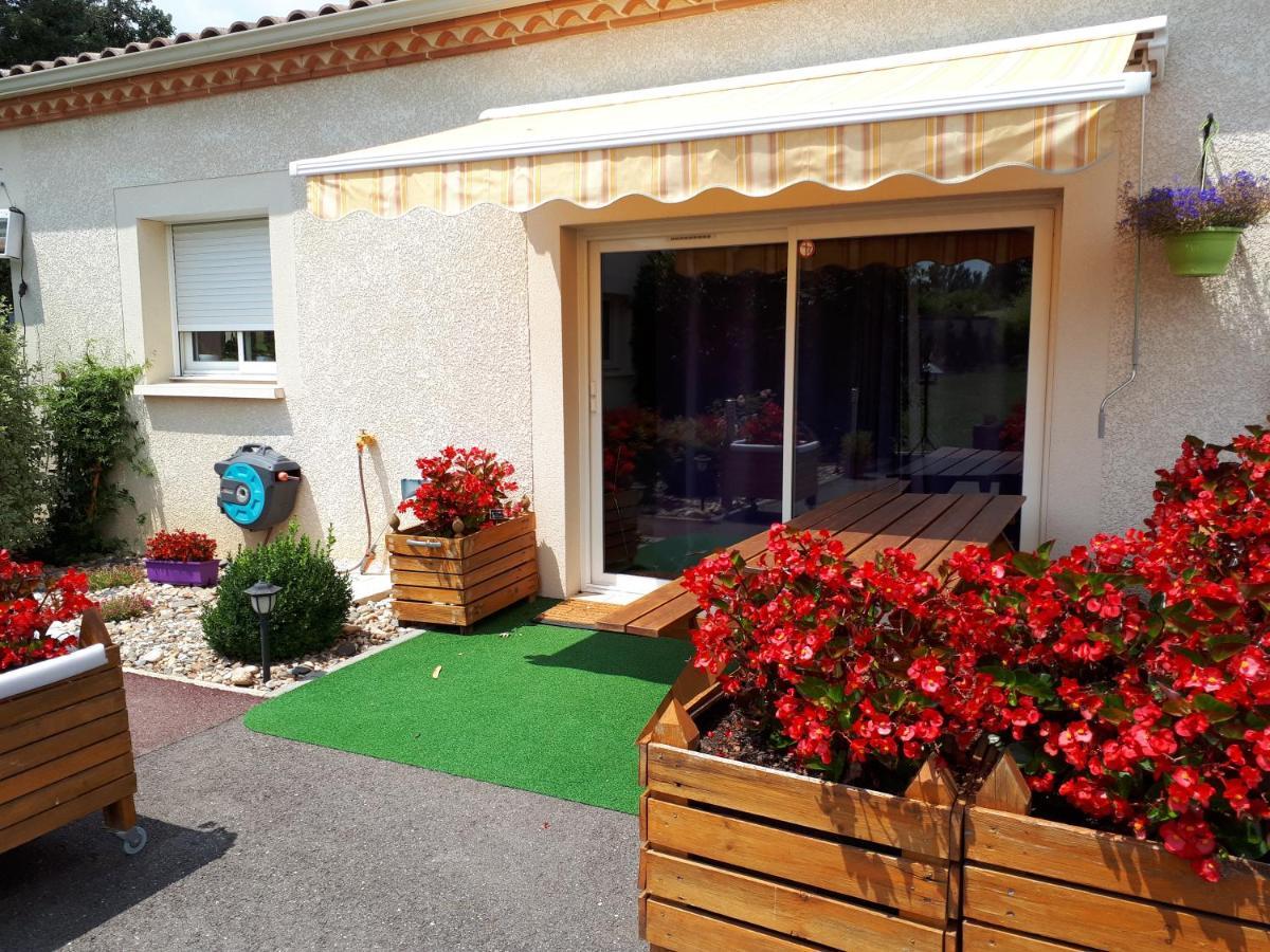 La Chenaie Bed & Breakfast Sainte-Marthe  ภายนอก รูปภาพ
