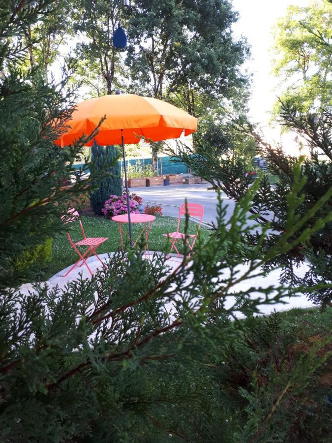 La Chenaie Bed & Breakfast Sainte-Marthe  ภายนอก รูปภาพ
