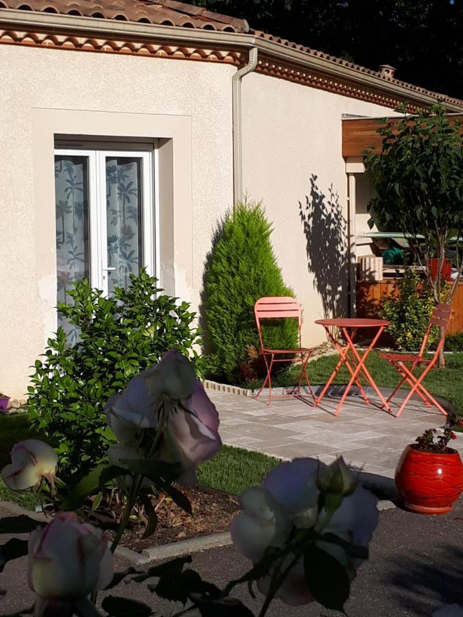 La Chenaie Bed & Breakfast Sainte-Marthe  ภายนอก รูปภาพ